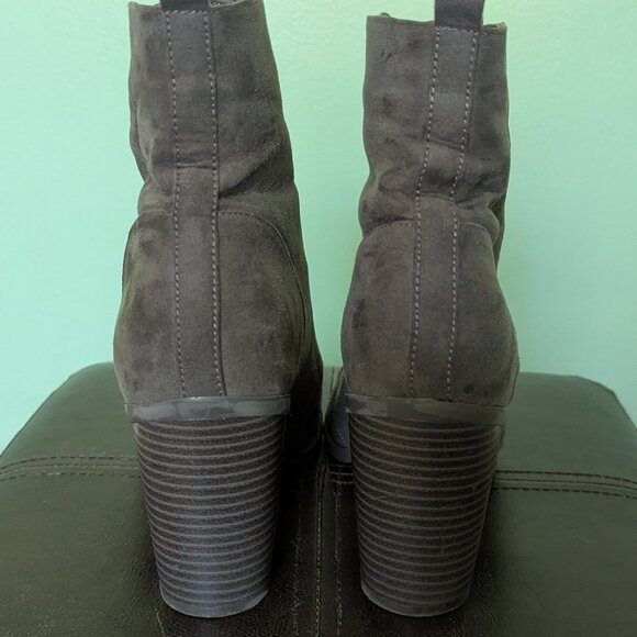 JustFab Faux Suede Gray Ankle Boots - Picture 5 of 5